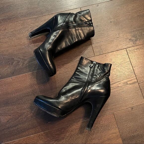 Prada Black Leather Booties - Picture 5 of 16